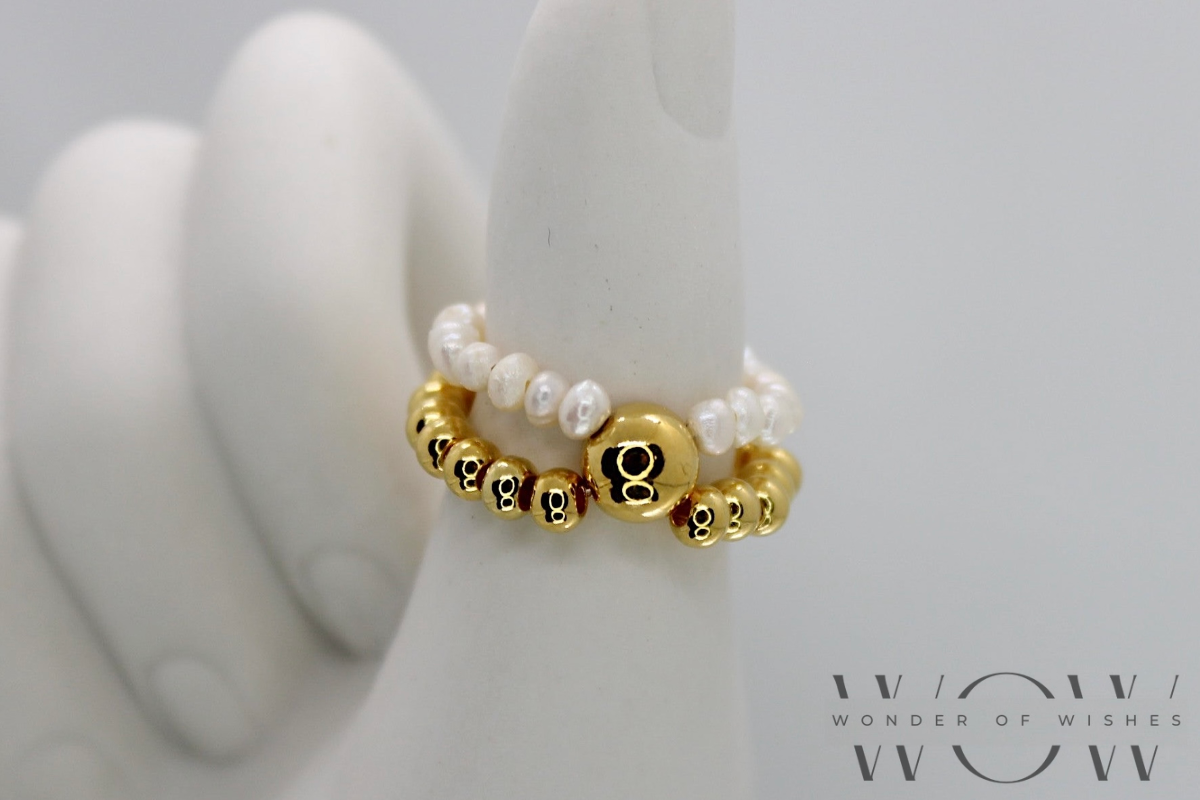 Ring aus Natursteinperlen (3-4mm) mit nickelfreiem Material