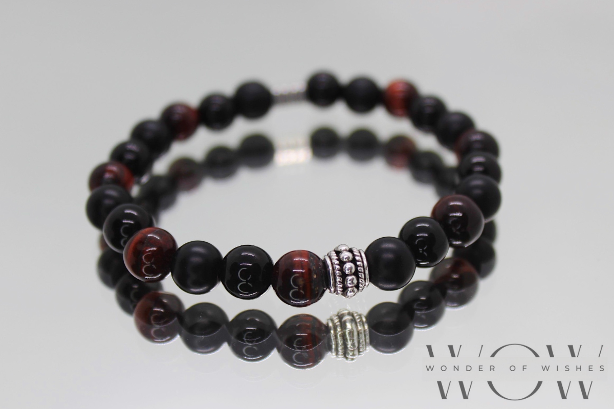 Männer Armband mit Tigerauge und schwarze Perlen. Zwischenteile sind Silber und aus nickelfreiem Material.