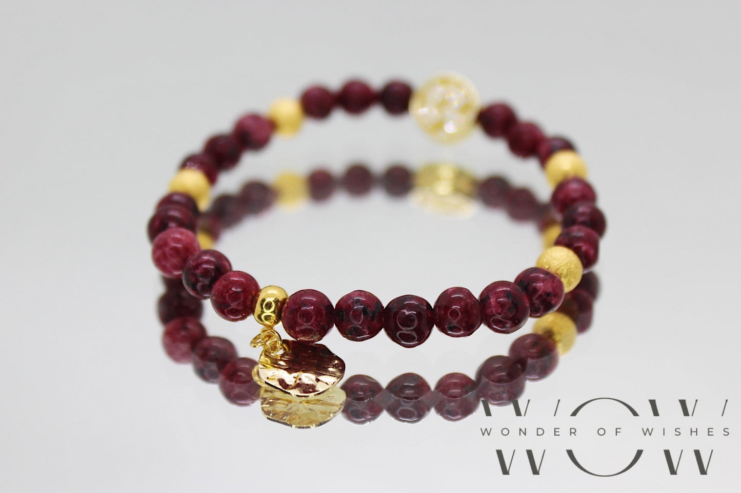 Dunkelrotes perlenarmband aus goldene nickelfreie zwischenteile inkl. Anhänger