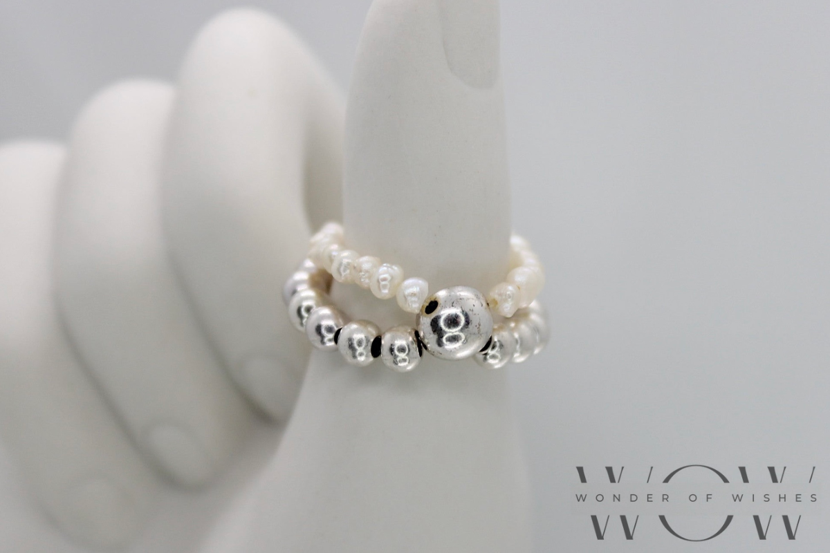 Ring aus Natursteinperlen (3-4mm) mit nickelfreiem Material